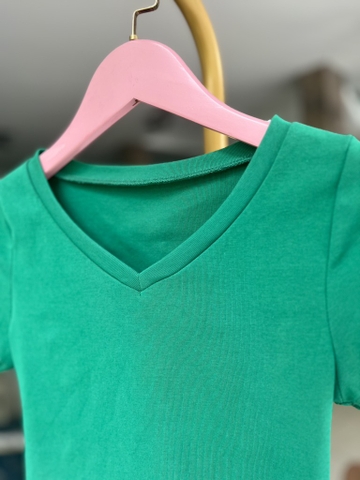 Áo Thun Cổ Tim Croptop - Cotton mềm mại, co giãn thoải mái