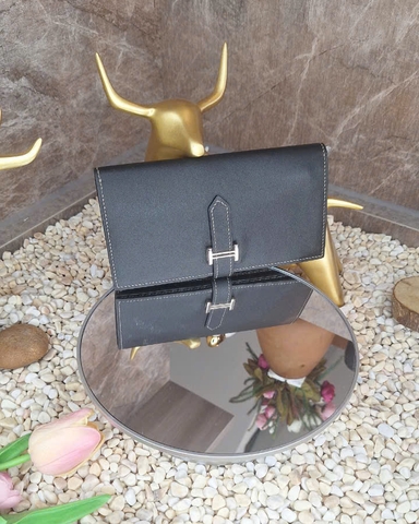 Bóp nữ dài khóa chữ H