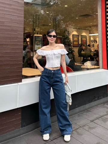 Quần jeans ống suông xanh đậm thêu họa tiết túi sau - GOOTIKFASHION