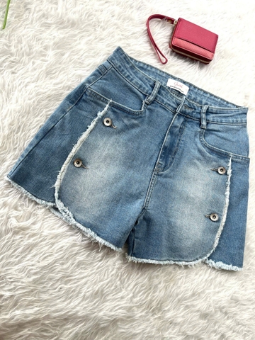 Quần Short Jeans Phối Nút Cách Điệu Xẻ Tà Gootik Fashion QSW-011