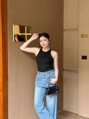 Quần jeans ống suông cạp cao túi vuông nút nổi - GOOTIKFASHION