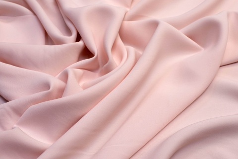 Mềm mại và thoáng khí: Viscose mang lại cảm giác nhẹ nhàng, mềm mượt như lụa, tạo sự thoải mái tối đa khi sử dụng
