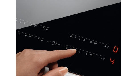 Bếp từ Electrolux 3 vùng nấu LiT60336