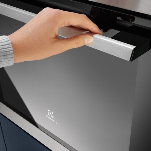 Lò nướng âm tủ Electrolux 53 lít RZB2110AAXA