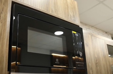 Lò vi sóng âm có nướng Electrolux 30 lít EMSB30XCF