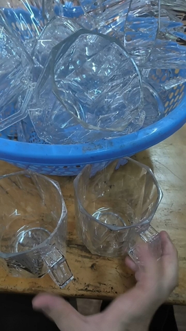 Cốc nhựa trong suốt có quai cầm cao cấp Hokori C6388 Nhựa Việt Nhật Shop