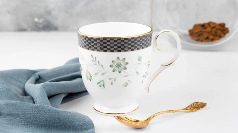 Cốc sứ Bát Tràng: Lựa chọn thông minh cho dân văn phòng