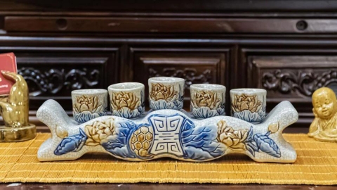 Sự khác biệt giữa kỷ 5 chén và kỷ 3 chén trong thờ cúng