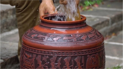 Mách bạn cách vệ sinh chum sành Bát Tràng đúng cách