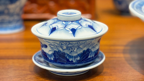 Tìm hiểu về ý nghĩa quan trọng của bát sâm khi bày trí trên bàn thờ gia tiên