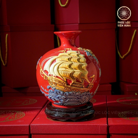 Bình Hút Lộc Thuận Buồm Xuôi Gió Men Đỏ Đắp Nổi Gốm Sứ Bát Tràng - Phúc Lộc Viên Minh - BHL041