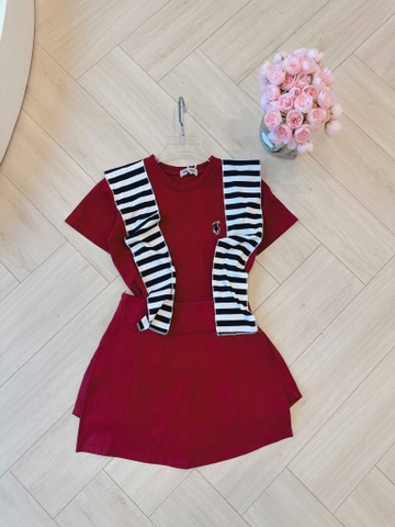 SET ĐỎ CHÂN VÁY XẺ SƯỜN PHỐI KHĂN KẺ NỮ SẴN