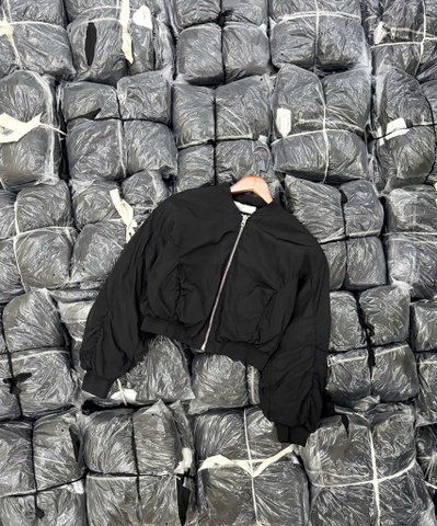 ÁO KHOÁC PHAO BOMBER BERSHKA DƯ XỊN NỮ THU ĐÔNG