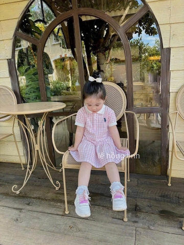 VÁY KẺ HỒNG THÊU BÉ GÁI