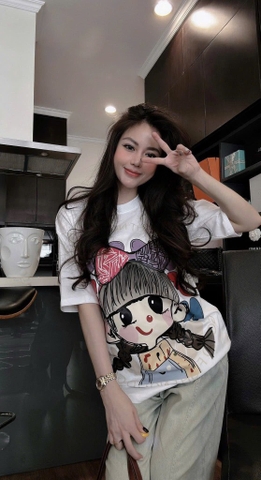 ÁO PHÔNG HÌNH CÔ GÁI NƠ MẸ CON MÀU TRẮNG