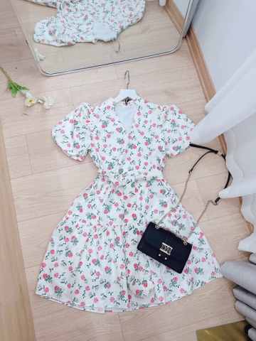 VÁY HOA CHẠY DÂY CỔ V 2 LỚP SẴN