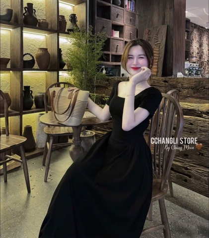 VÁY XOÈ DÁNG DÀI HIỆU ỨNG NHÚN 2 BÊN HÔNG NỮ