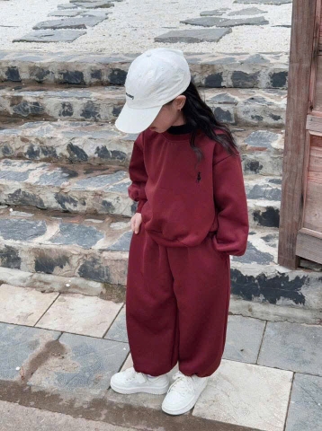 BỘ DÀI NỈ ĐỎ THÊU NGỰA NHÍ SIZE ĐẠI BÉ TRAI BÉ GÁI