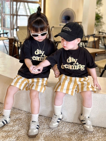 SET 2 BỘ ÁO PHÔNG ĐỎ ĐEN MIX QUẦN KẺ SỌC BÉ