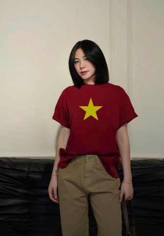 ÁO CỜ ĐỎ SAO VÀNG ĐỎ ĐẬM NỮ