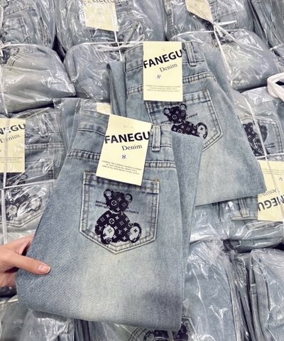 QUẦN JEAN NỮ SUÔNG IN GẤU L.V SẴN (SALE 90k)
