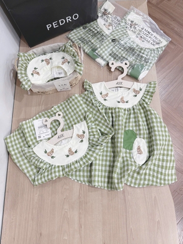 VÁY CARO XANH THÊU THỎ BÉ GÁI SẴN (XẢ 55k)