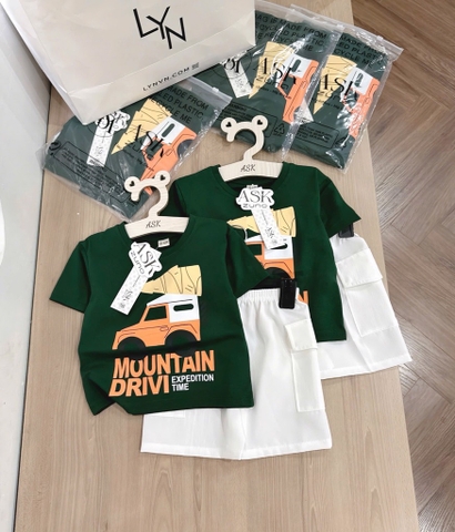 SET BỘ ÁO THUN XANH LÁ ÔTÔ QUẦN ĐÙI TRẮNG BÉ TRAI SẴN( xả 50k)