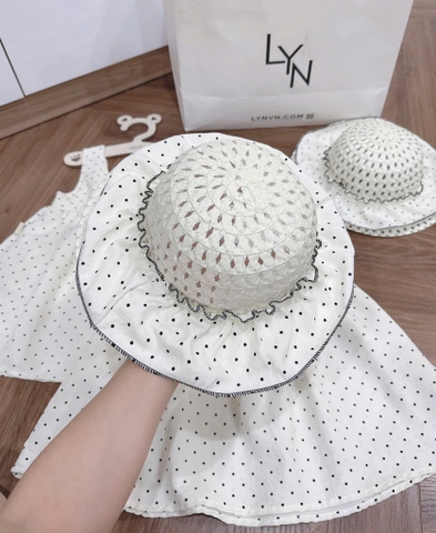 SET VÁY CHẤM BI TRẮNG KÈM MŨ BÉ GÁI SẴN
