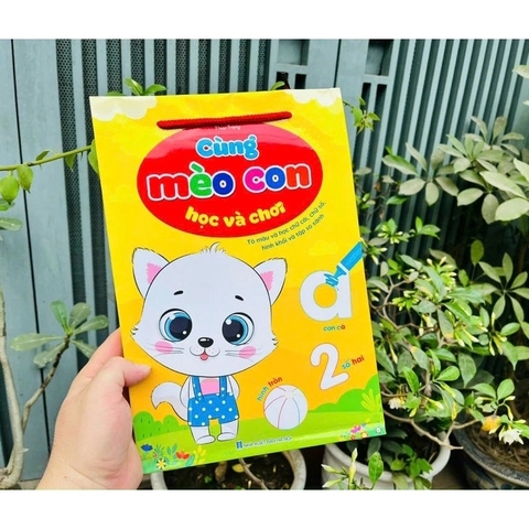 Túi tô màu cùng mèo con học và chơi (Túi 8 quyển)