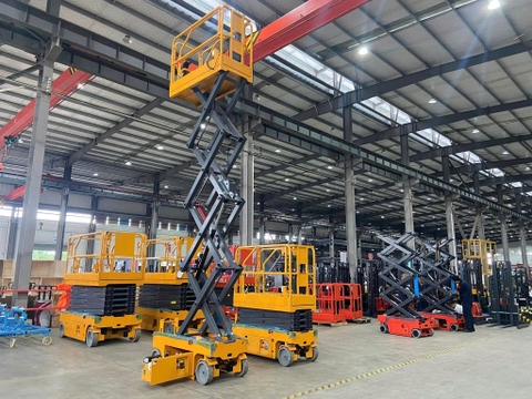 Xe nâng người cắt kéo 10m JS1012