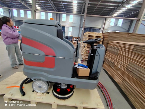 Xe lau sàn ngồi lái X7