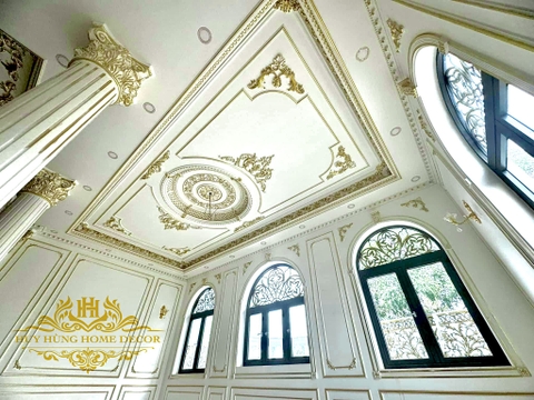 phào chỉ pu dát vàng tại Vinhome Long Biên