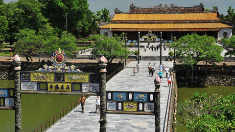 TOUR DU LỊCH HÀ NỘI - XỨ HUẾ MỘNG MƠ - BIỂN THUẬN AN 3 NGÀY 2 ĐÊM_VIETNAMAIRLINESS