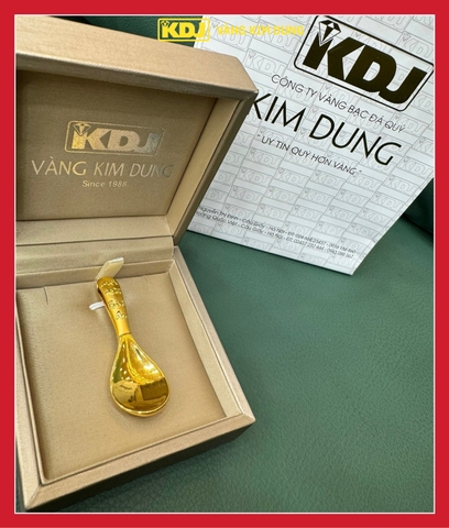 Thìa vàng Doji khắc chữ “ Một đời bình an “ vàng 24k