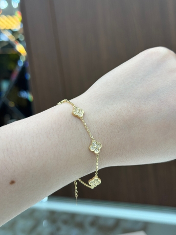 Lắc tay cỏ 4 lá hoa đá