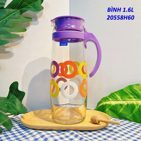 Bình thuỷ tinh cao cấp Ocean Thailand 1,6L đựng nước lọc.