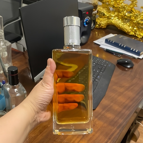 Chai Thuỷ Tinh đựng rượ.u 500ml vuông dẹt nắp bạc