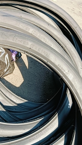 Vỏ Deli 20x1-3/8 (37-451)