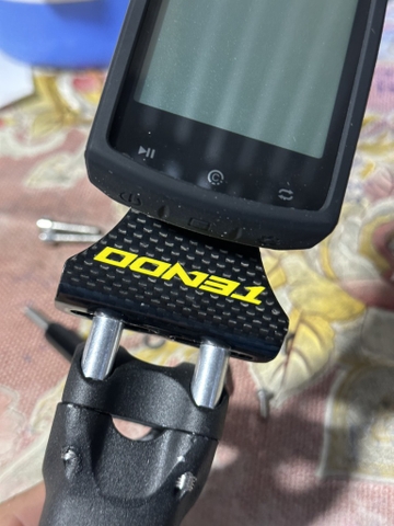 PÁT ĐỒNG HỒ CARBON TENDO BẮT 2 ỐC PÔ TĂNG