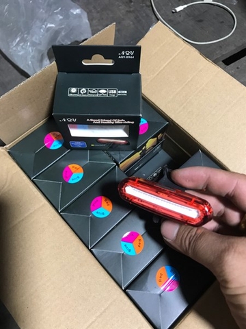 Đèn Hậu Cốt Yên NQY 3 Màu Đỏ Xanh Tím Sạc USB Chống Nước
