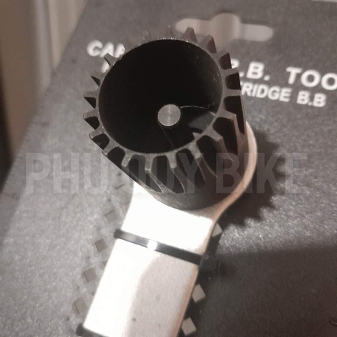 Cảo Trục Giữa Bạc Đạn Có Tay Cầm SUPER B TB-1470