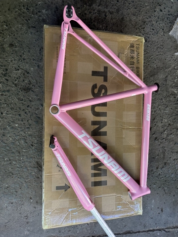 KHUNG TSUNAMI MÀU HỒNG PASTEL M & L
