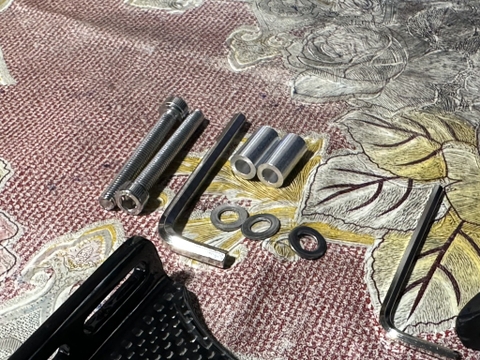 PÁT ĐỒNG HỒ CARBON TENDO BẮT 2 ỐC PÔ TĂNG
