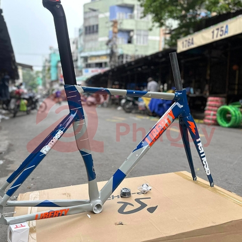 Khung Liberty Nemesis V1 Track Phuộc Carbon