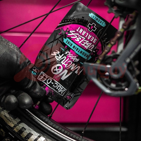 5000ml Can Keo Tự Vá Lốp Không Ruột MTB Tubeless Sealant MUC-OFF
