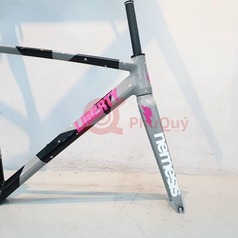 Khung Liberty Nemesis V1 Track Phuộc Carbon