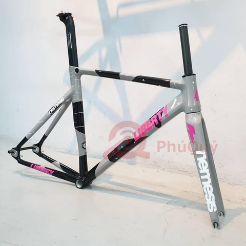 Khung Liberty Nemesis V1 Track Phuộc Carbon