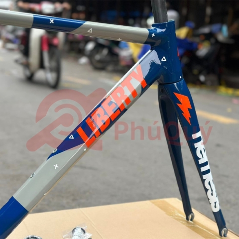 Khung Liberty Nemesis V1 Track Phuộc Carbon