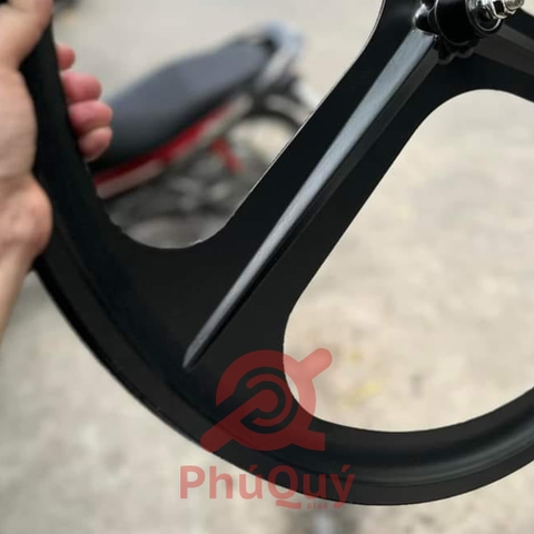BÁNH TRƯỚC MÂM 3 ĐAO CÓ GÂN GIỮA MÀU ĐEN