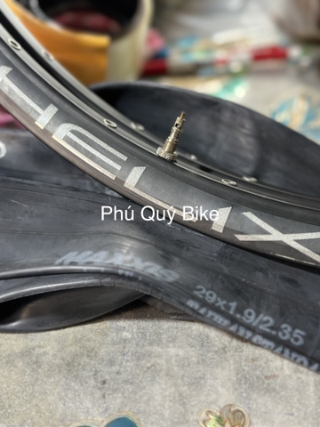 Ruột Maxxis VN 29 x 1.9/2.4 van xe đạp FV 32mm (VAT)